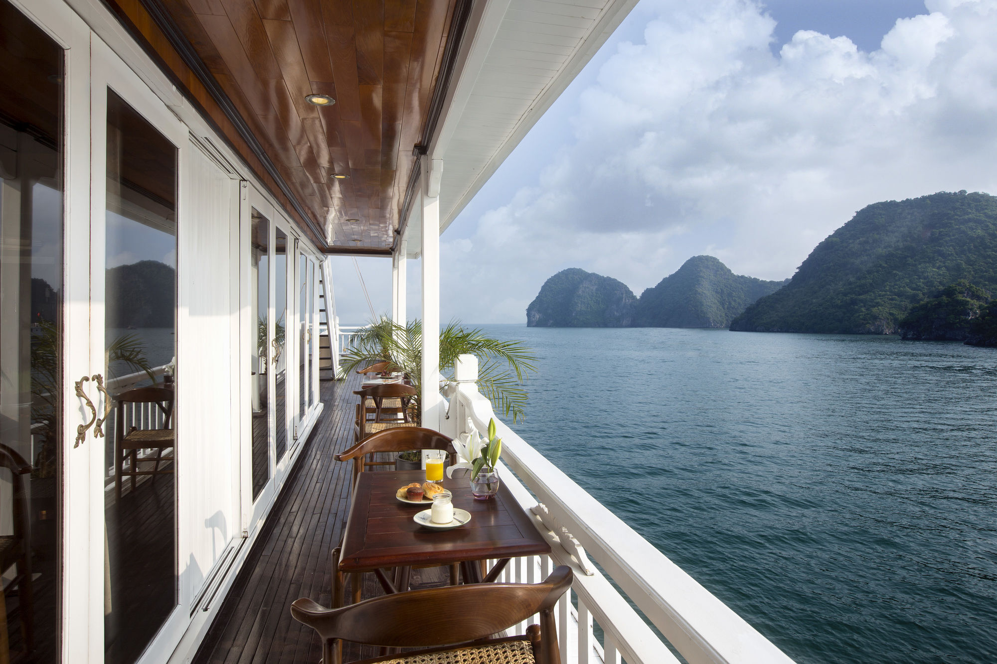 Aphrodite Cruise Ha Long Exterior photo